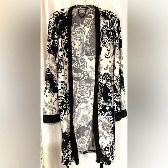 Linea Donatella, satin robe. Sz L/XL - Picture 8 of 13